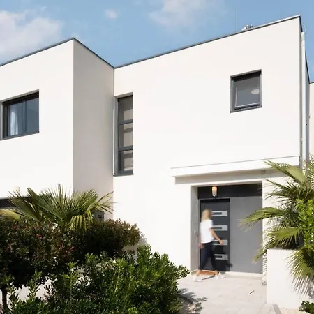 빌라 Palm Bay 2, Heated Pool - 10 M From The Sea Ražanj