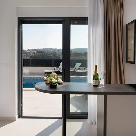 Palm Bay 2, Heated Pool - 10 M From The Sea Ražanj
