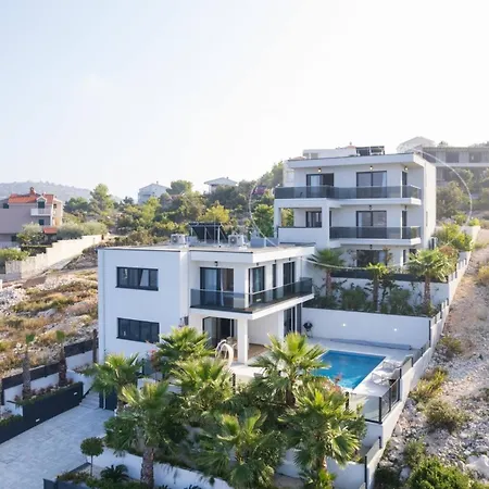 Villa Palm Bay 2, Heated Pool - 10 M From The Sea Razanj