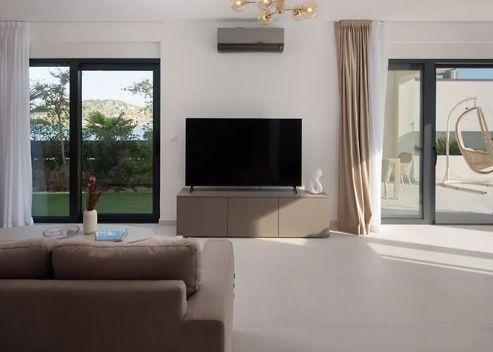 Palm Bay 2, Heated Pool - 10 M From The Sea Villa *