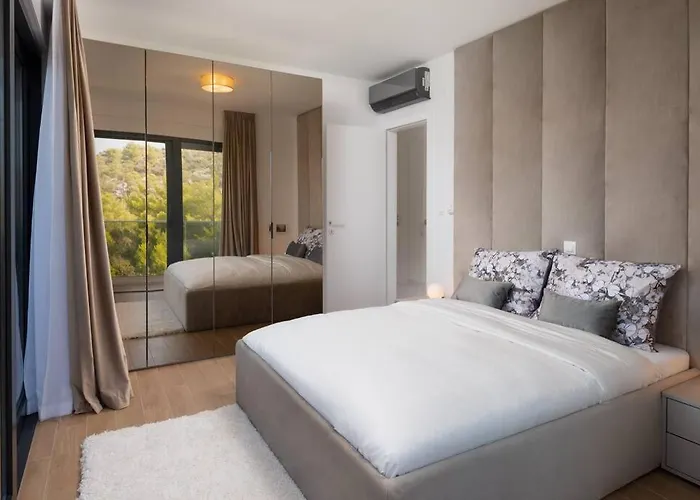 Villa Palm Bay 2, Heated Pool - 10 M From The Sea