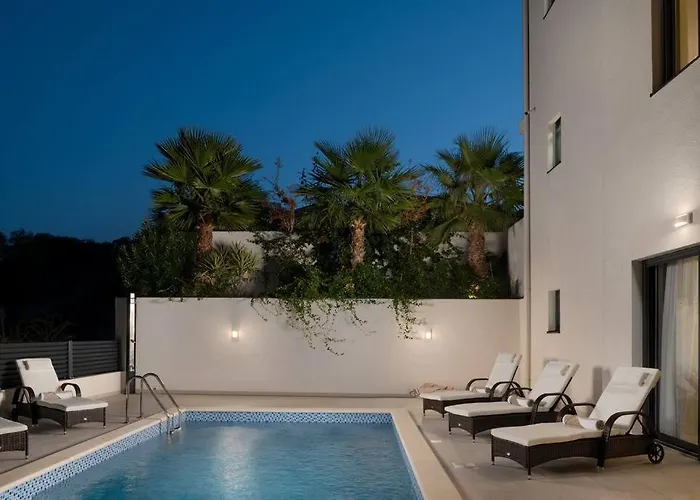 Palm Bay 2, Heated Pool - 10 M From The Sea * Razanj