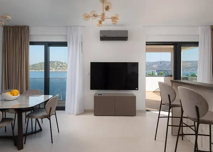 Palm Bay 2, Heated Pool - 10 M From The Sea *