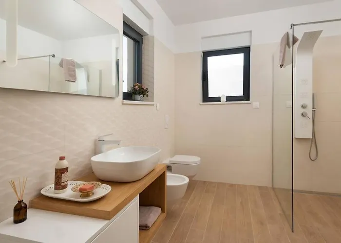 Palm Bay 2, Heated Pool - 10 M From The Sea וילה