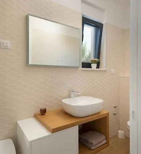 Palm Bay 2, Heated Pool - 10 M From The Sea *