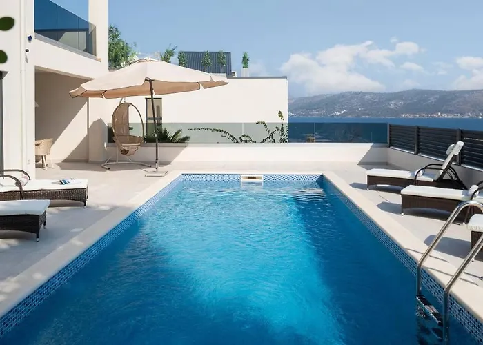 Palm Bay 2, Heated Pool - 10 M From The Sea וילה